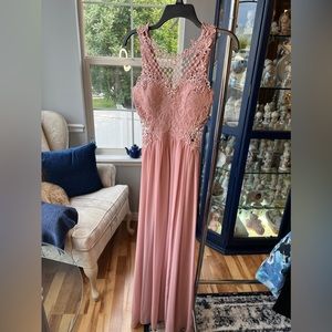 Lovely pink lacey dress!